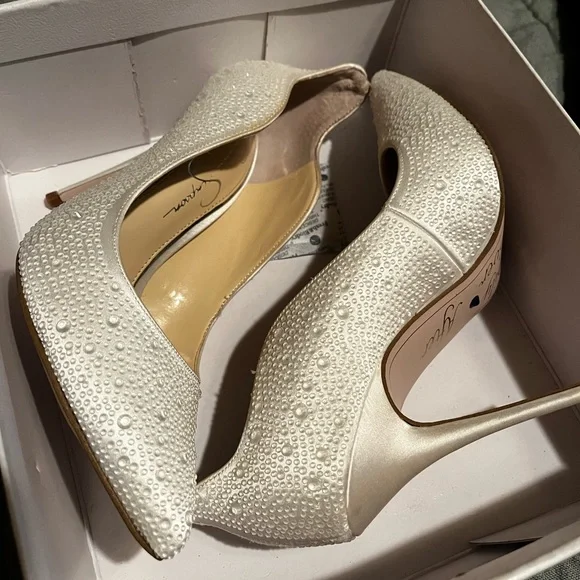 Jessica Simpson White Embellished Heels - Picture 3 of 8